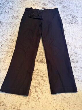 Women’s black capri pants